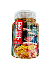 將圖片載入圖庫檢視器 中國大陸 麻辣空間 油潑辣子 拌菜鮮 拌面香 210g/瓶 180g/瓶 香辣紅油辣椒 四川
