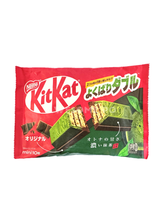將圖片載入圖庫檢視器 日本 Nestle Kitkat Mini 巧克力 草莓 抹茶 可可 日本零食 酥脆口感
