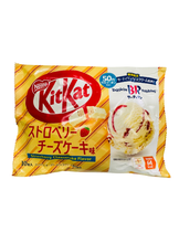 將圖片載入圖庫檢視器 日本 Nestle Kitkat Mini 巧克力 草莓 抹茶 可可 日本零食 酥脆口感
